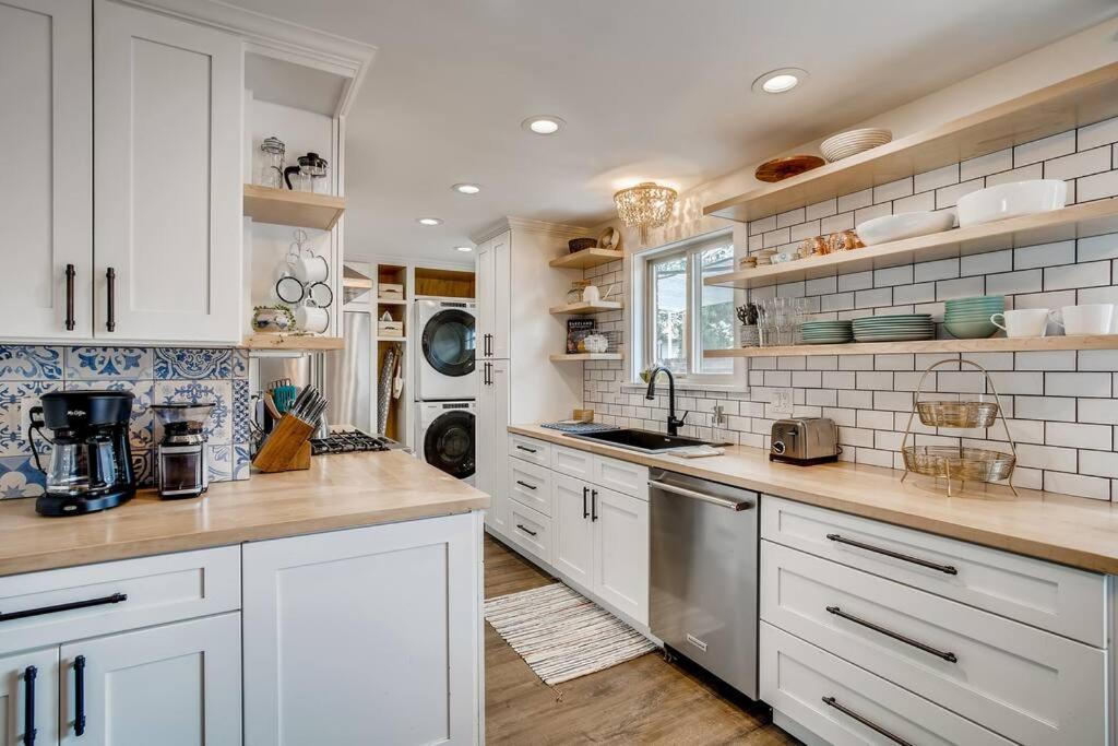 Family Townhome Near Mountains & Olde Town Arvada Bagian luar foto