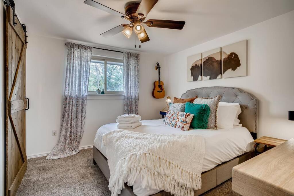 Family Townhome Near Mountains & Olde Town Arvada Bagian luar foto
