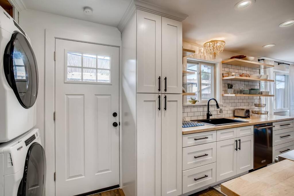 Family Townhome Near Mountains & Olde Town Arvada Bagian luar foto